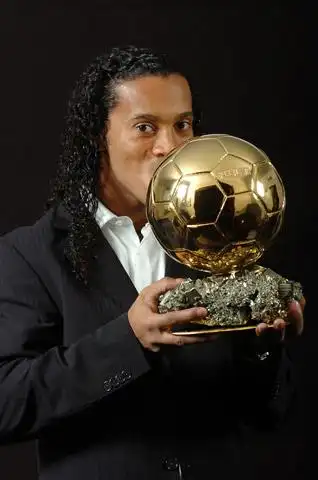 他的缺席意 他的缺席意